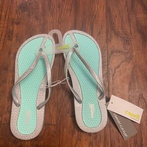 Capelli comfort flip-flops women’s size 8